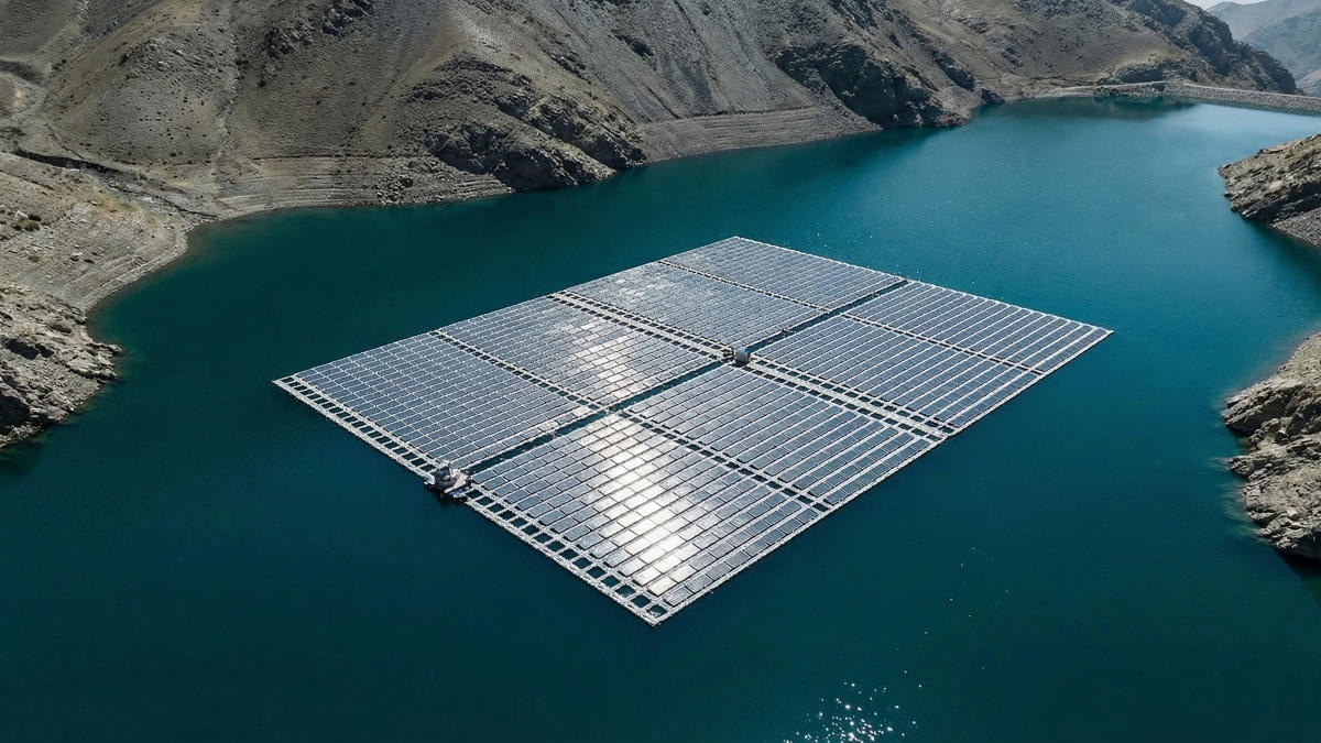 В Таджикистане оценят потенциал плавучей солнечной энергетики