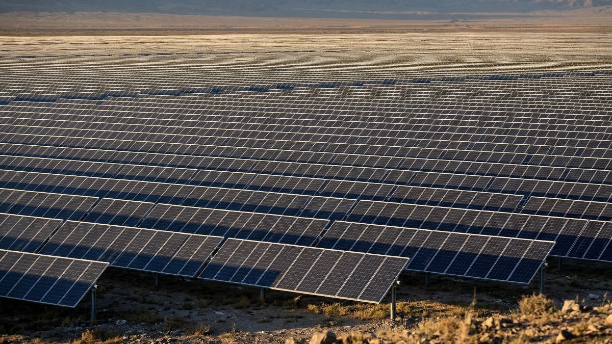 Солнце обогнало всё: рекордные 692 ГВт новой &laquo;зелёной&raquo; энергии за год